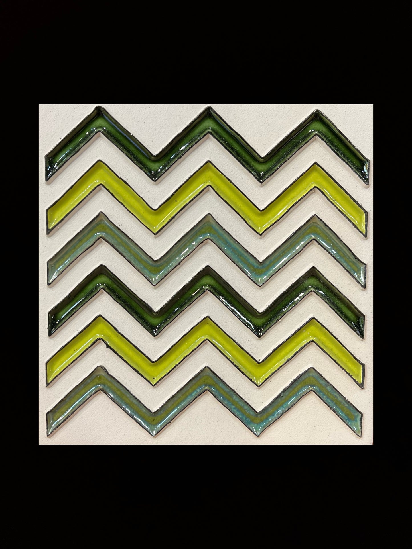 Essential oil diffuser table "Green chevrons"